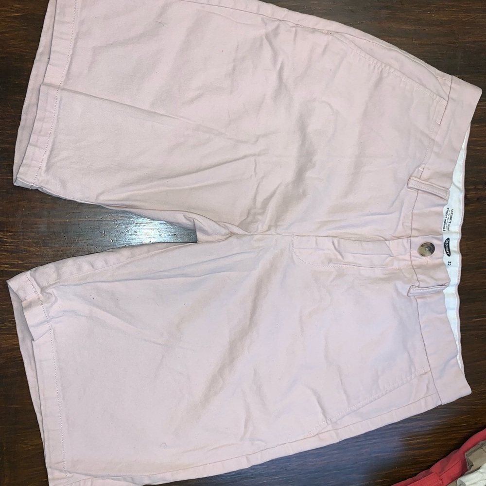 Light Pink Old Navy Mens 32 Waist shorts. Brand New, never worn.